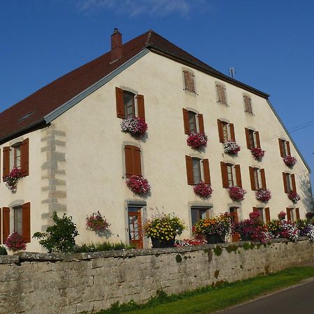 Le P'Tit Bonheur Bed & Breakfast Chilly-sur-Salins ภายนอก รูปภาพ