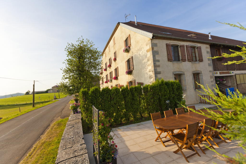 Le P'Tit Bonheur Bed & Breakfast Chilly-sur-Salins ภายนอก รูปภาพ